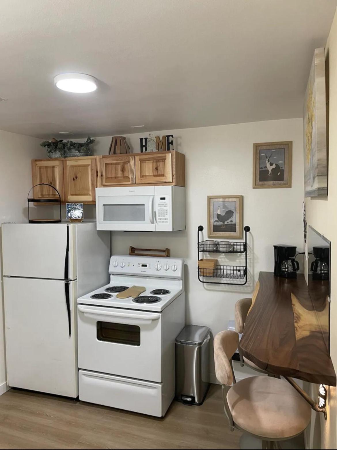 Riverside Retreat Gold Bar